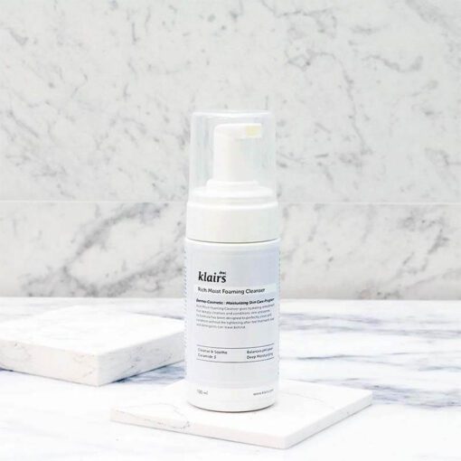 Sữa rửa mặt klairs Rich Moist Foaming Cleanser