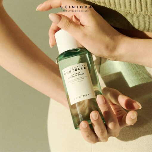 Nước hoa hồng Skin1004 Madagascar Centella Tea Trica Purifying Toner 210ml